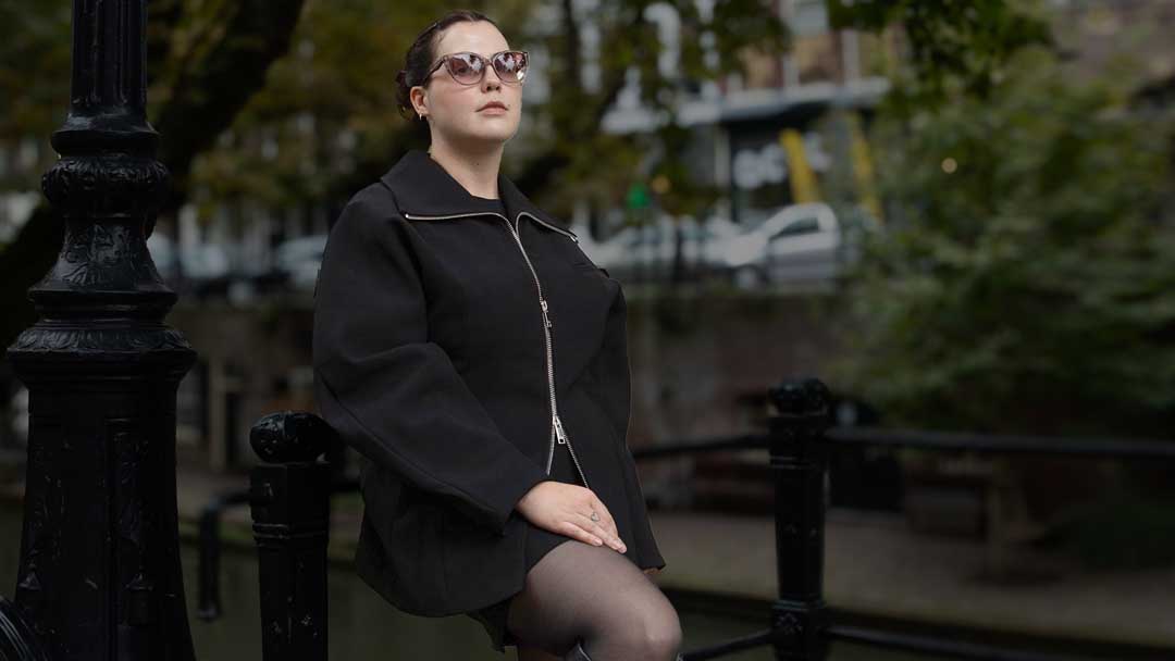 Cindy-Louise Unveils Her Bold New Single ‘Obsession’